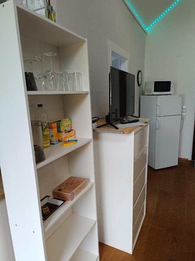 In Villa 56 Qm Apartment, 24 H Check-In,Free Parking Hannover Esterno foto